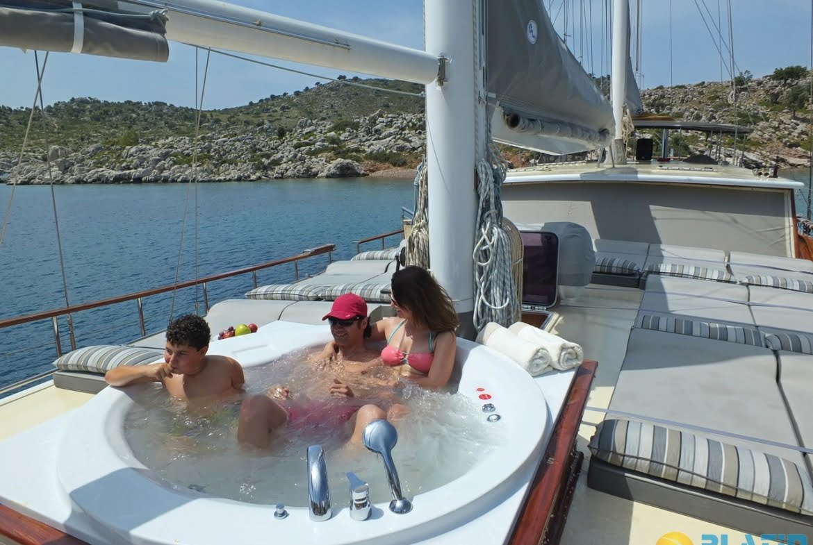 Yacht Kaptan Mehmet Bugra 8 Cabins 34 Meters Yacht Charter Turkey