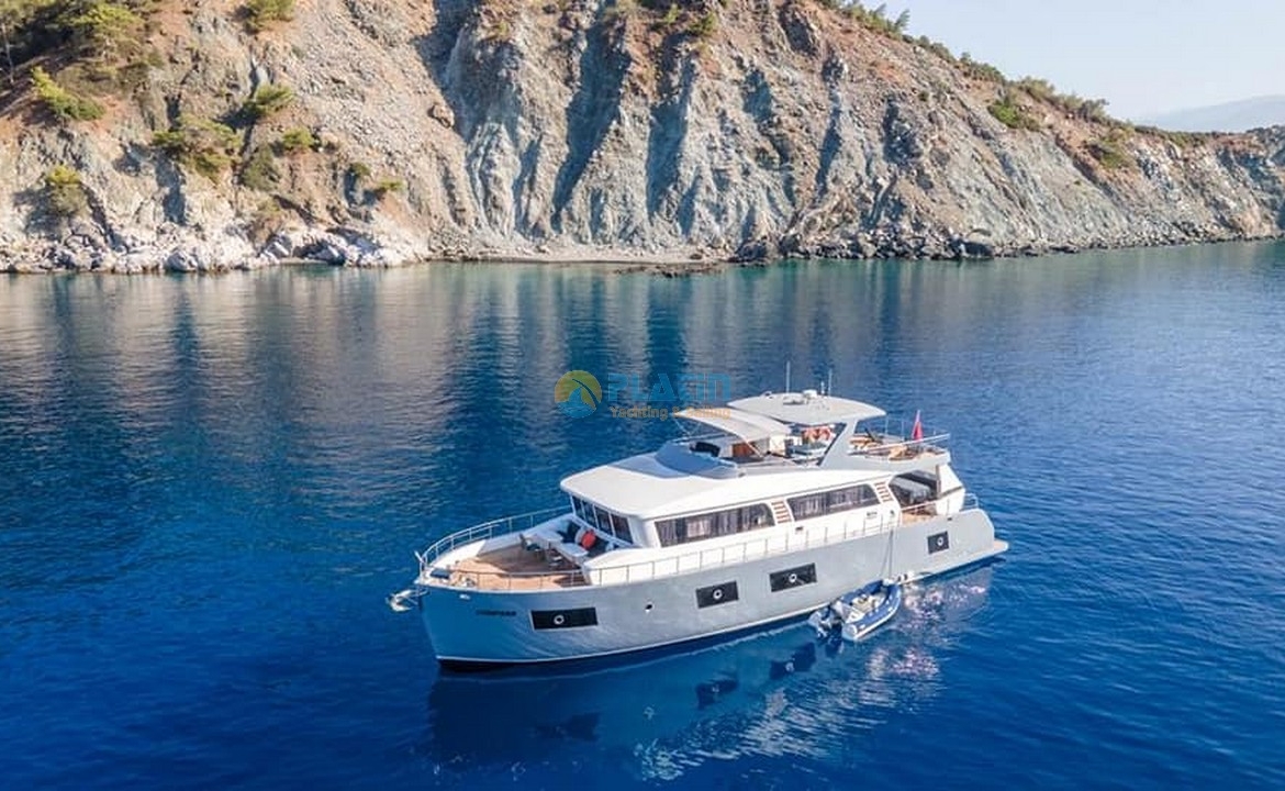 Trawler Compass Motoryacht charter